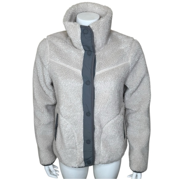L.L. Bean Jackets & Blazers - LL Bean Sherpa Fleece Jacket S Snap Front Pockets Lined Cream Gray